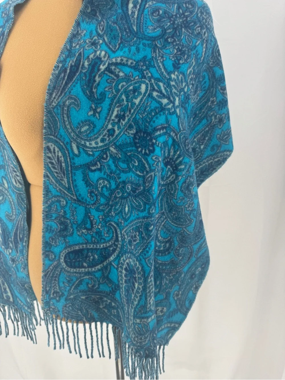 V. FRAAS Teal Paisley Fringe Shawl Wrap 0130 - Picture 2 of 3